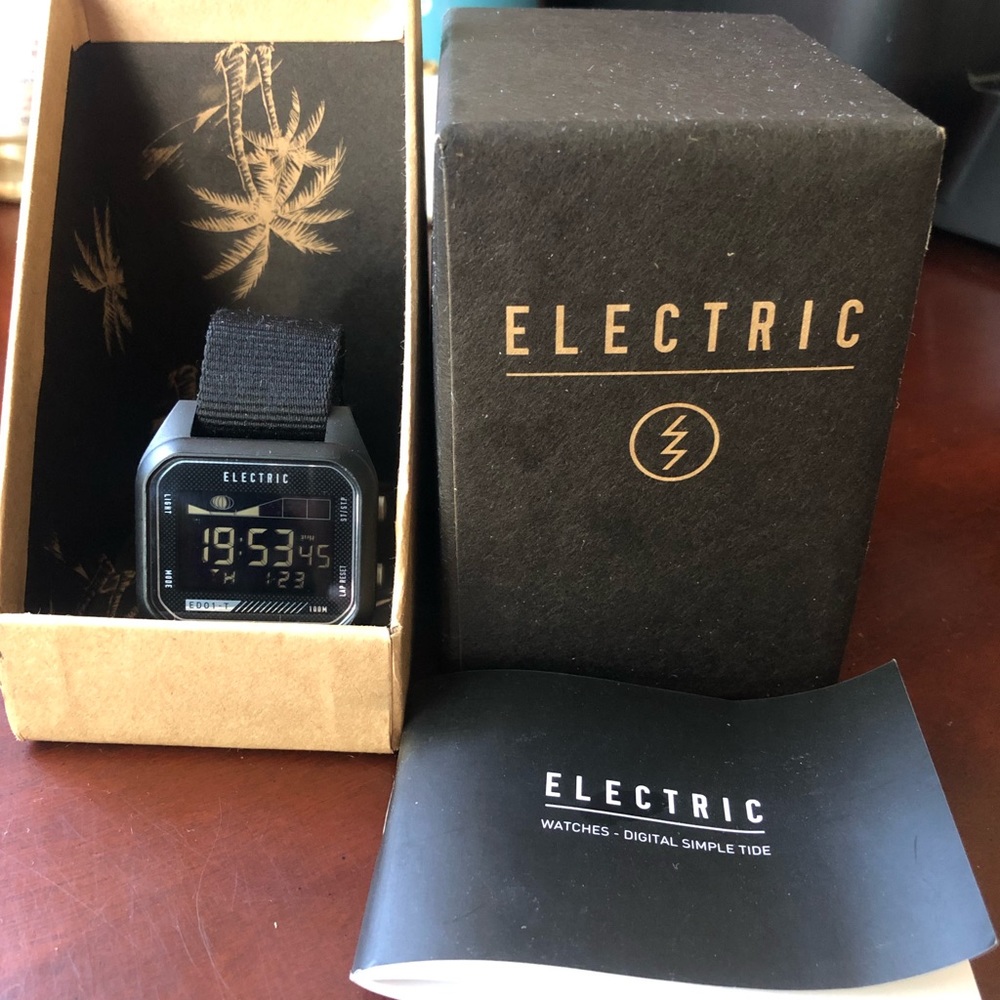 Electric digital simple tide watch
